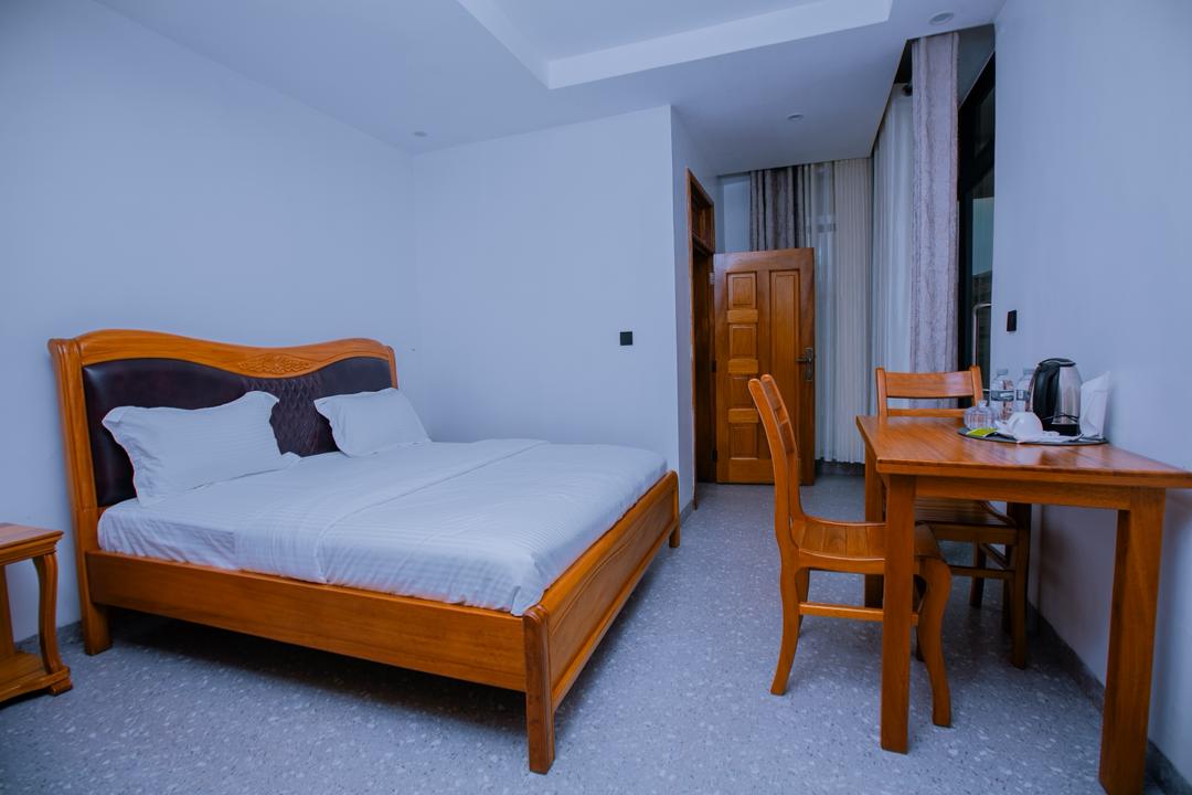 Guest bedroom with refined finishes